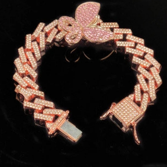 Cuban Link Butterfly Bracelet - Picture 2 of 4